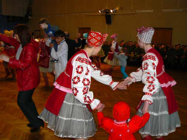 Танцювали і глядачі