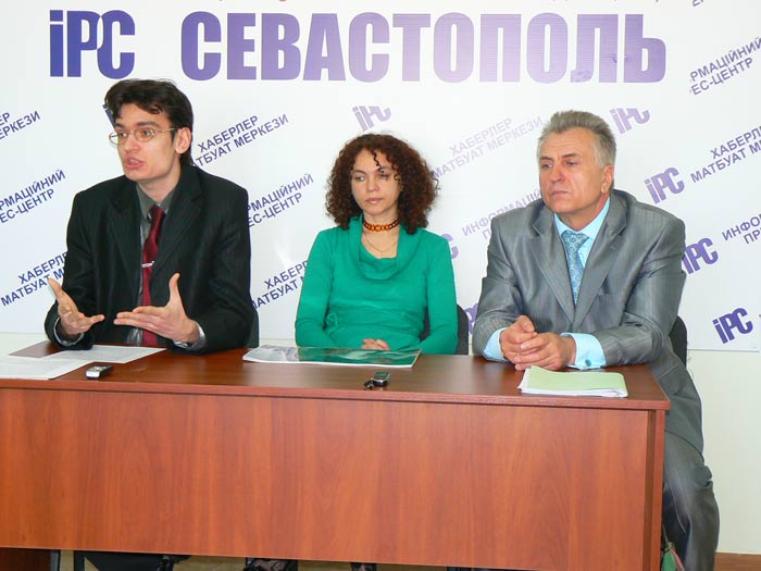 Прес-конференція в Севастопольському медіа-центрі 24 квітня 2010 р.